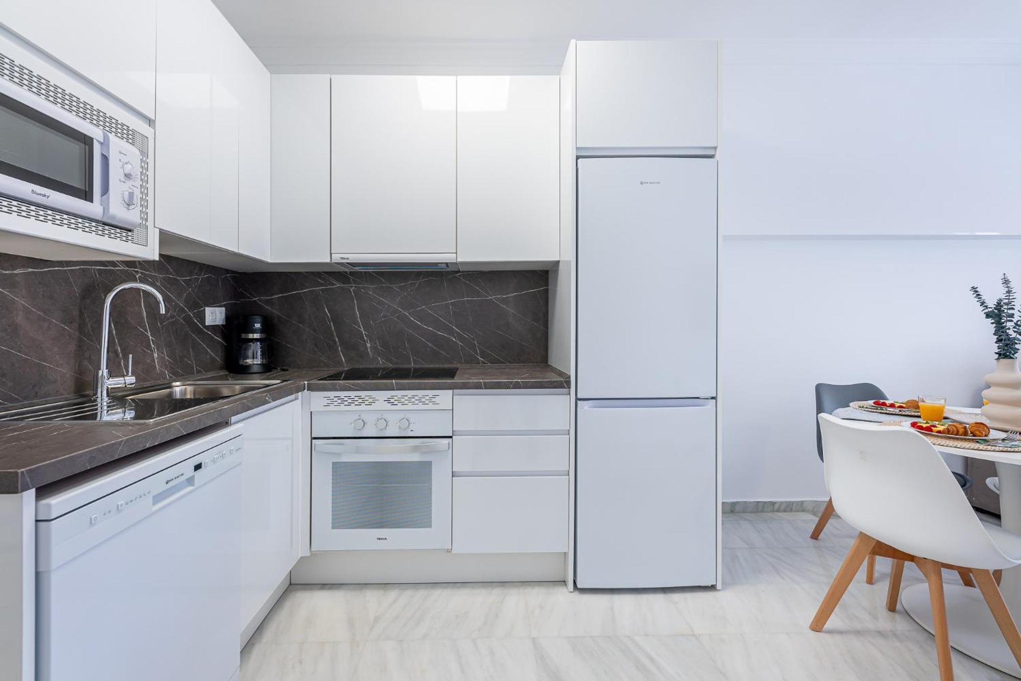 797 Holiday Rentals - Apartamento En Pueblo Quinta A 1 Min De La Playa Бенальмадена Экстерьер фото