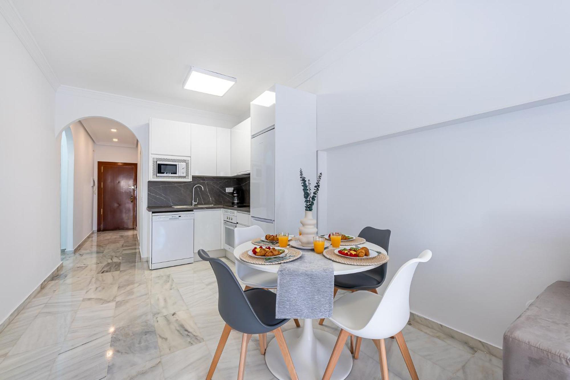 797 Holiday Rentals - Apartamento En Pueblo Quinta A 1 Min De La Playa Бенальмадена Экстерьер фото