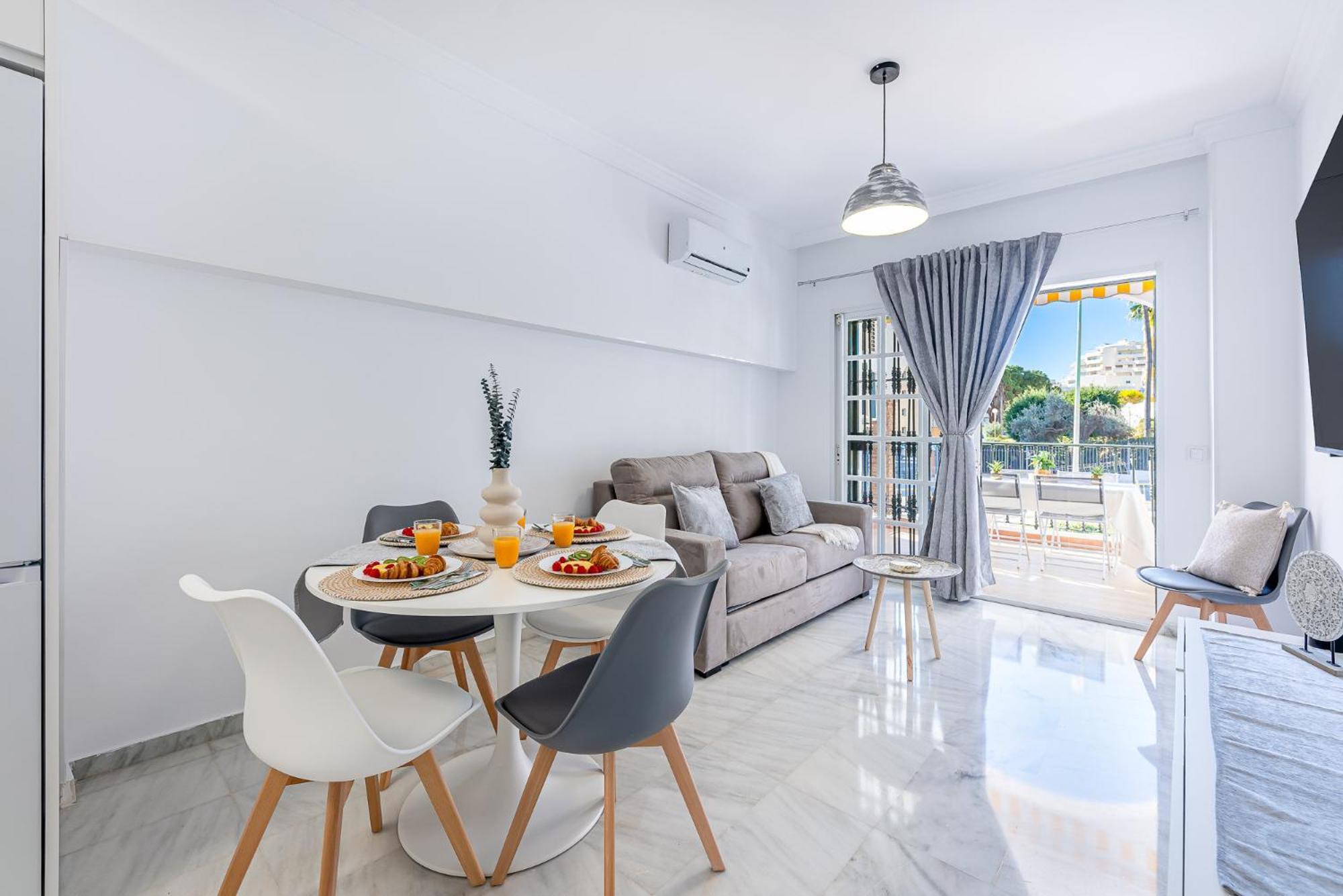 797 Holiday Rentals - Apartamento En Pueblo Quinta A 1 Min De La Playa Бенальмадена Экстерьер фото