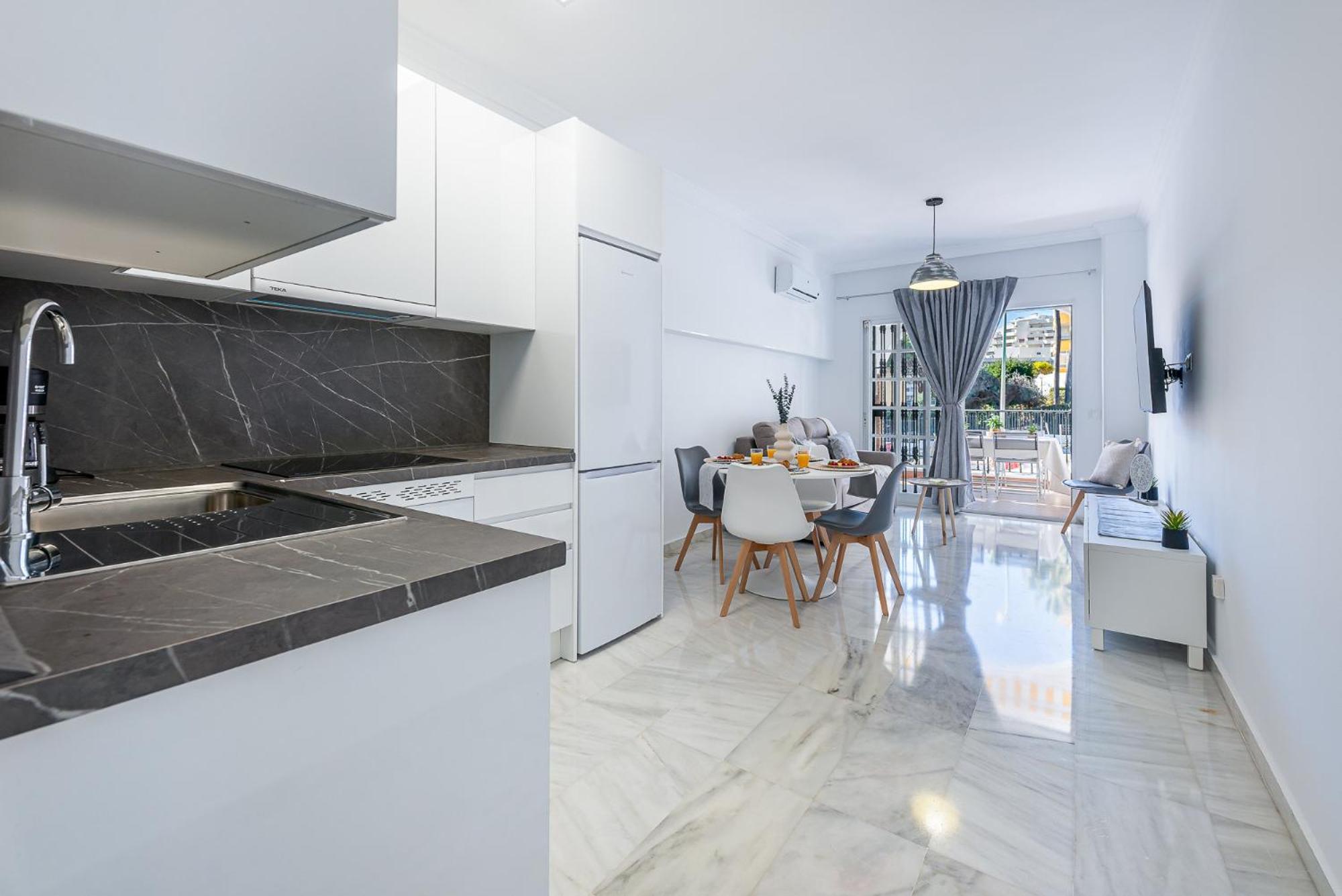 797 Holiday Rentals - Apartamento En Pueblo Quinta A 1 Min De La Playa Бенальмадена Экстерьер фото